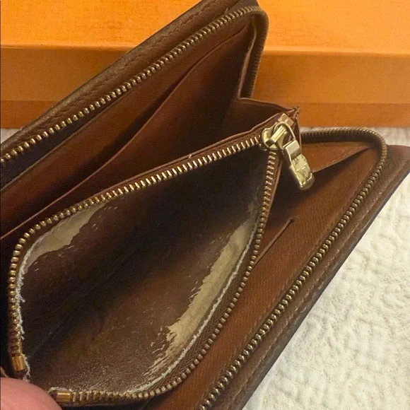 Authentic Louis Vuitton long wallet broken zipper - Picture 11 of 15